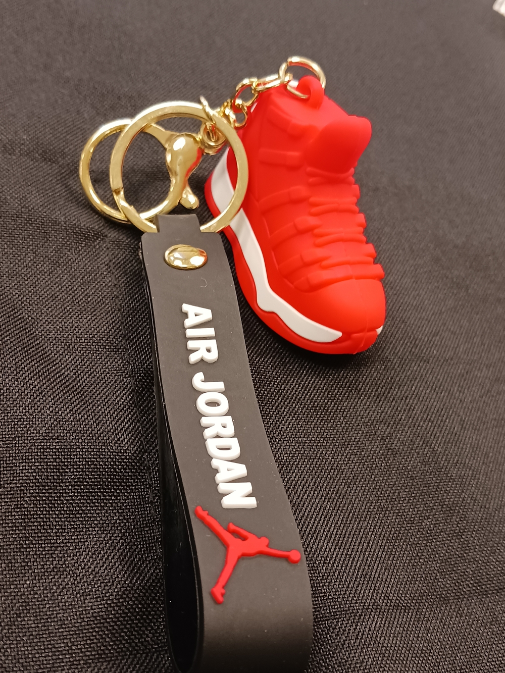 Red Sneaker Keychain - Picture 3 of 7